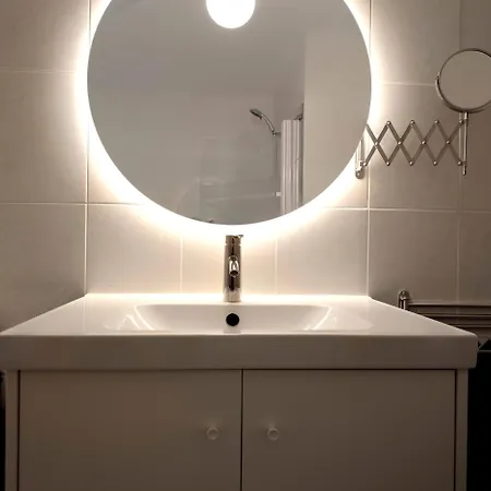 Winahost Sants شقة